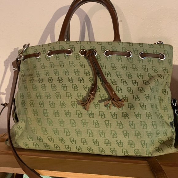 Dooney & Bourke Handbags - Green Dooney & Bourke Tote #E15
